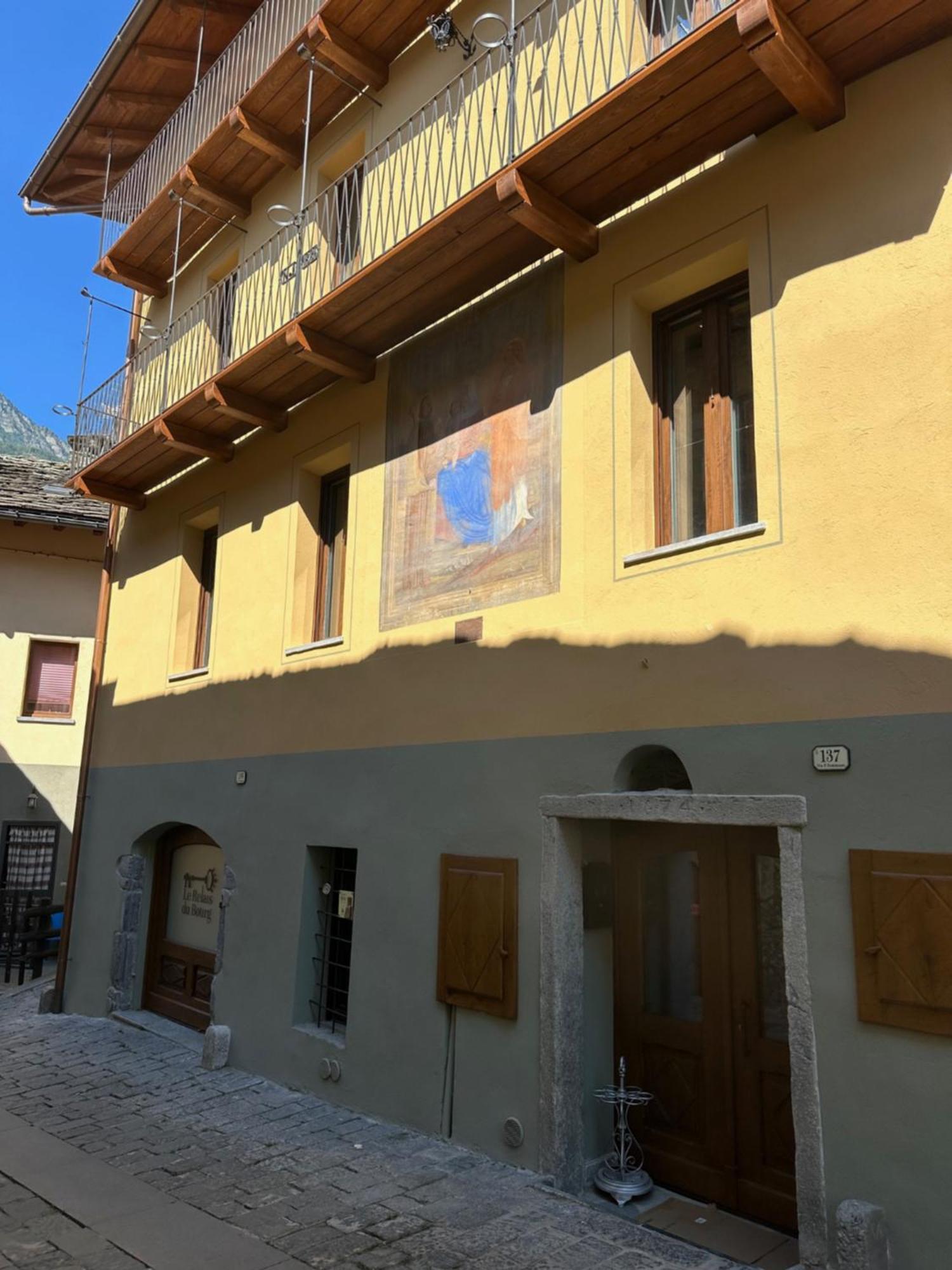 Le Relais Du Bourg Chambres De Charme Wellnes Donnaz Exteriér fotografie